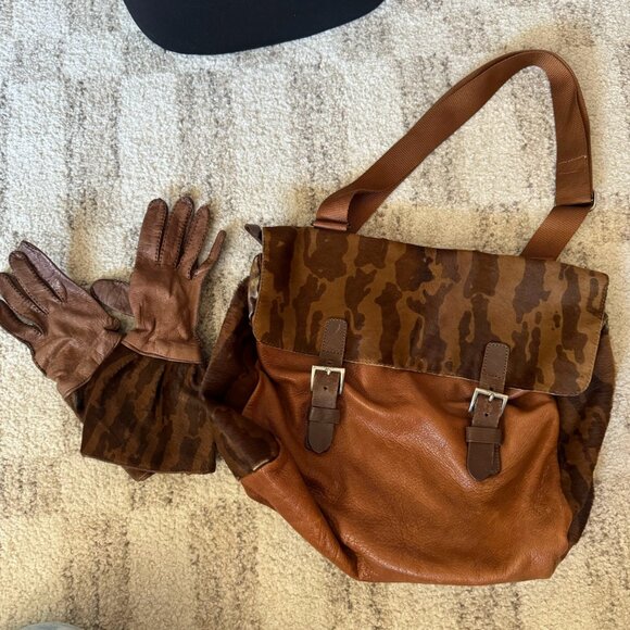 Vintage Prada Leather Saddle Bag + Matching Gloves Rare vintage Prada de… - Picture 1 of 7